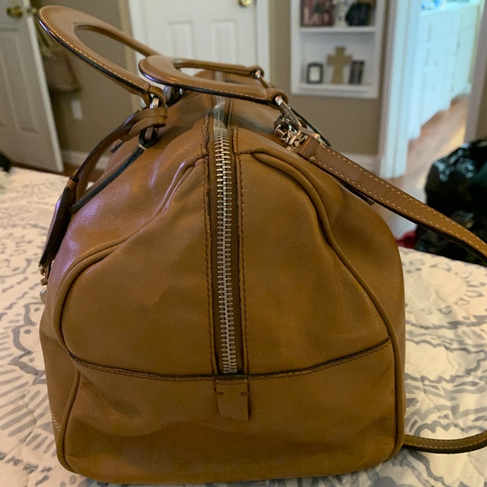 Prada Two Way Leather Shoulder Bag with Detachable Strap and Lock & Keys - Picture 3 of 16